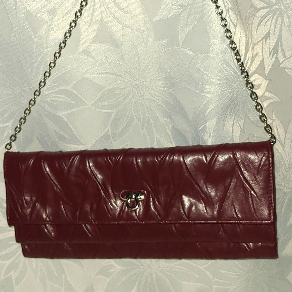 Jessica McClintock clutch with chain. Burgundy/silver chain